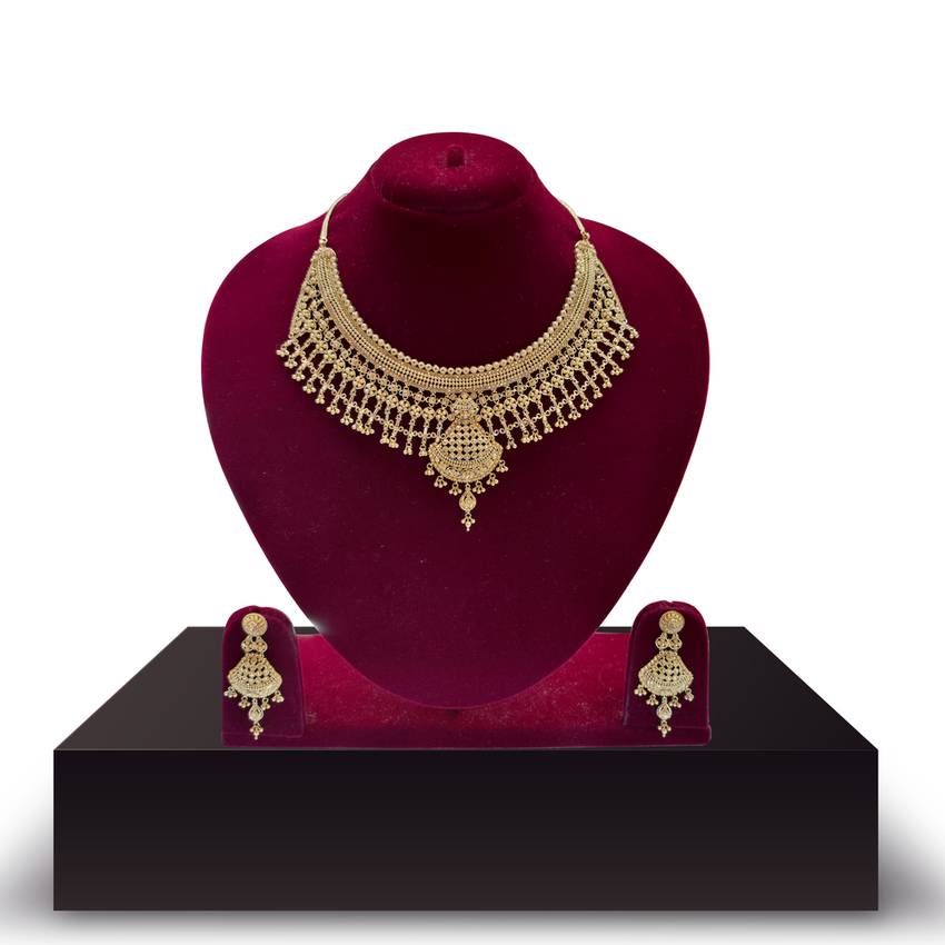 Image Of Captivating Gold Neckwear Set For The Kannadiga Bride