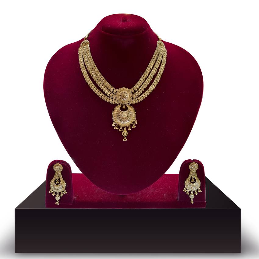 Image Of Luxurious Gold Neckwear Set