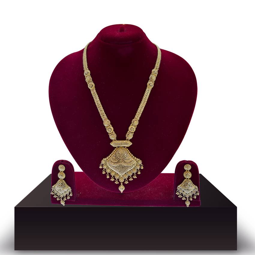 Image Of Regal Gold Neckwear Set For The Bengali Bride