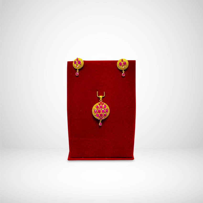 Image Of 22 Karat Gold Pendant Earrings Set