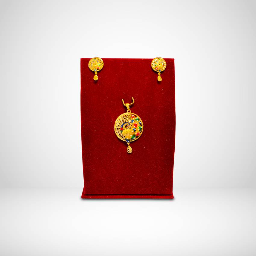 Image Of The Pirouette Feather Pendant