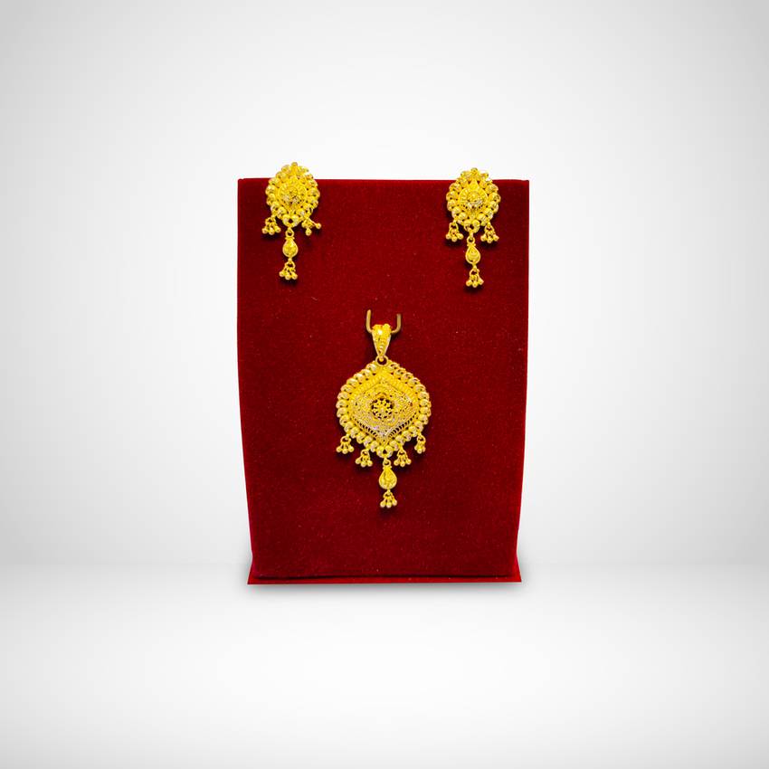 Image Of Enchanting Gold Pendant And Earrings Set