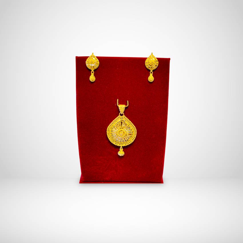 Image Of 22 Karat Gold Pendant Earrings Set