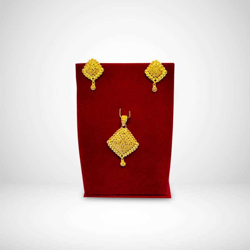 Image Of Geometeic Mesh Gold Pendant And Earrings Set