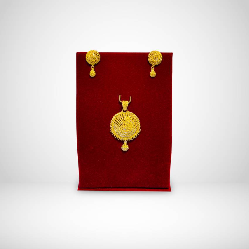 Image Of 22 Karat Gold Pendant Set