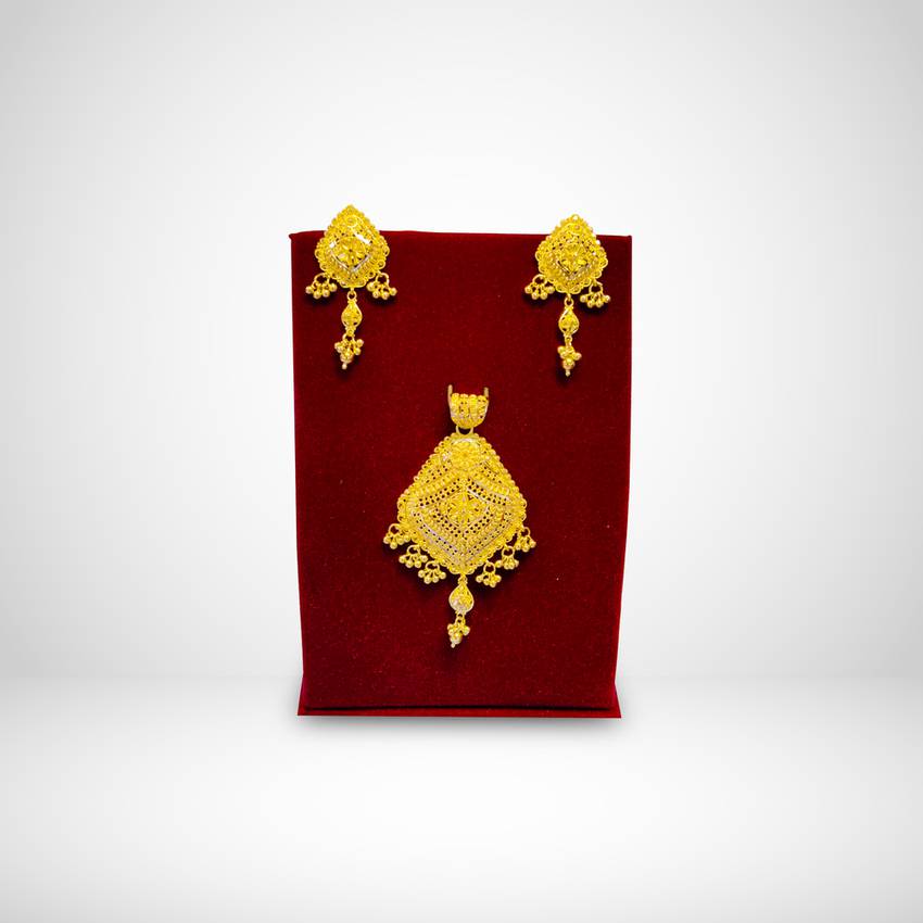 Image Of Opulent Gold Pendant And Earrings Set