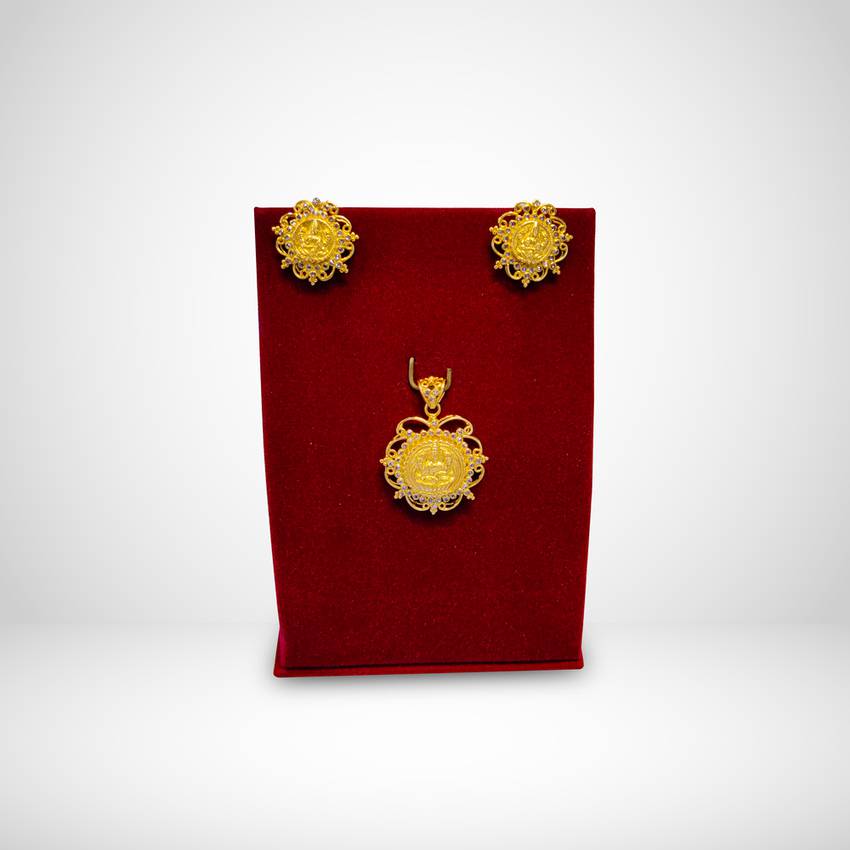 Image Of Classic Matte Gold Pendant And Earrings Set