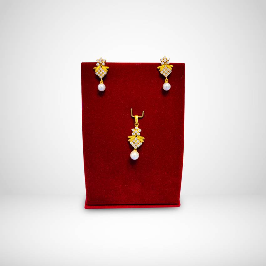 Image Of 22 Karat Gold And Diamond Pendant Earrings Set