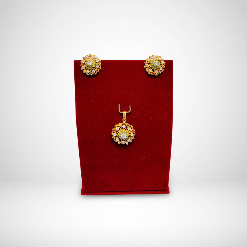 Image Of Splendid Gold Pendant And Earrings Set