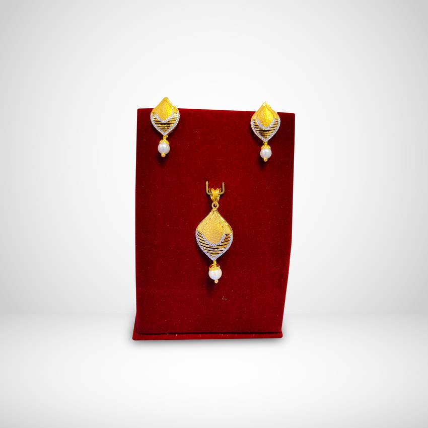 Image Of Dew Drop Gold Pendant And Earrings Set