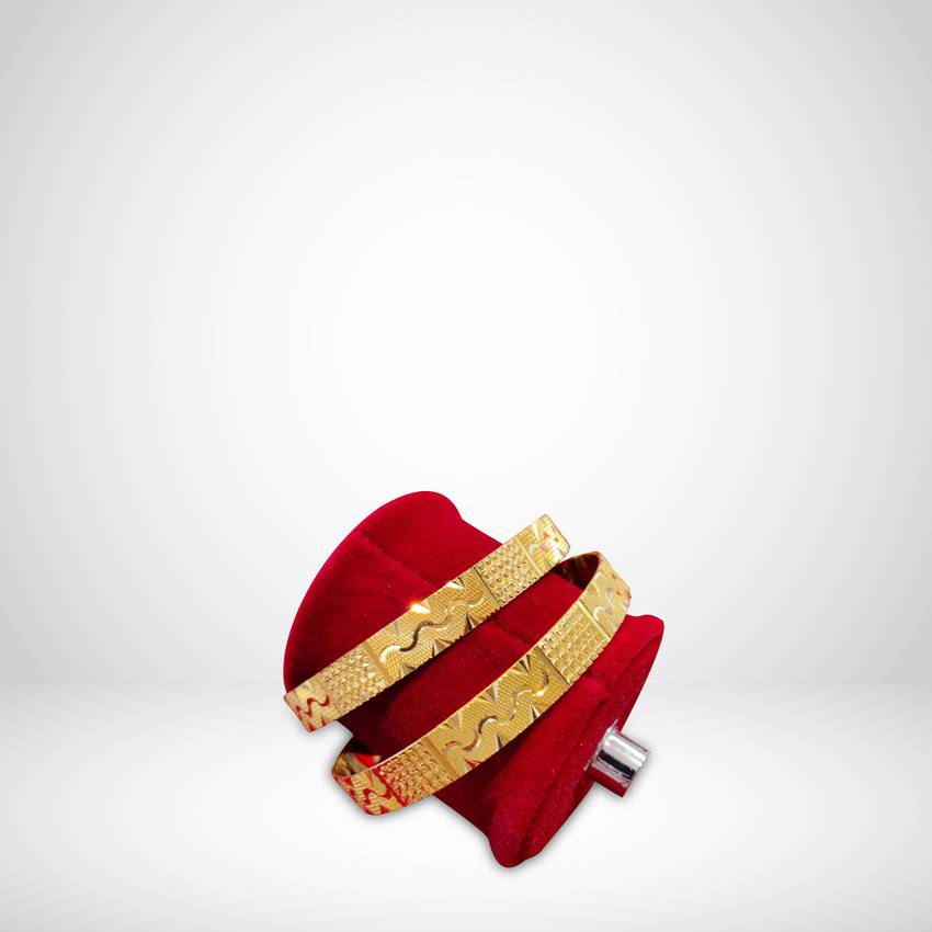 Image Of Exquisite Antique Gold Bangle