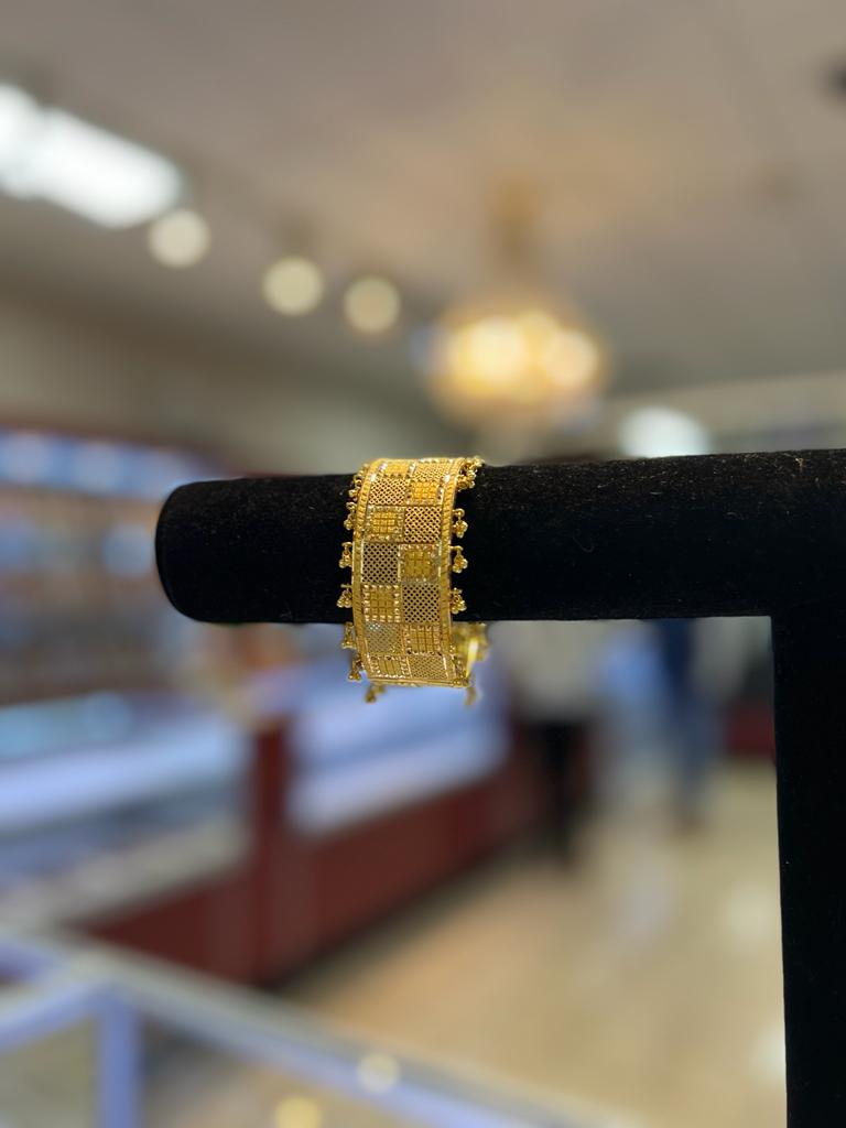 Image Of Divine Gold Bangle