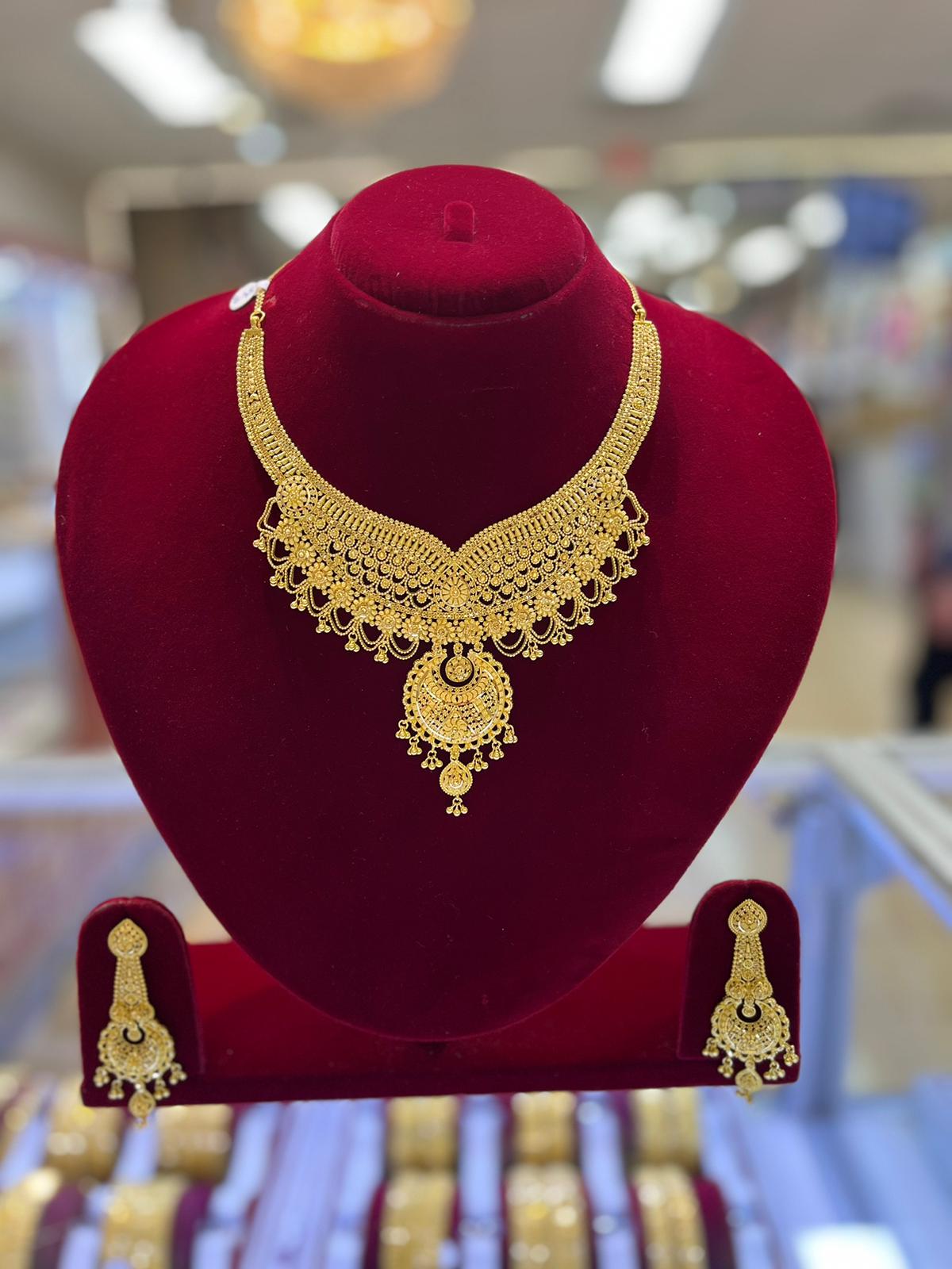 Image Of Wondrous Gold Necklace Set