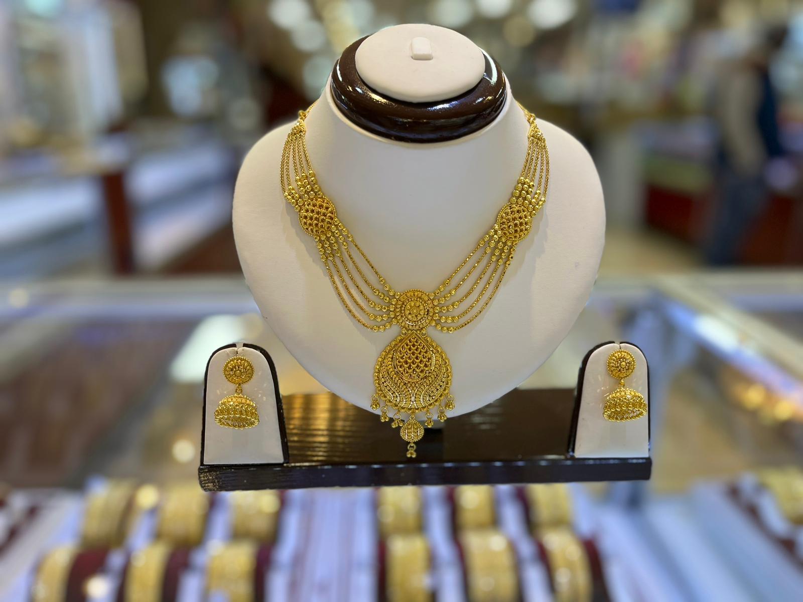 Image Of Majestic Traditional Gold Necklace Set