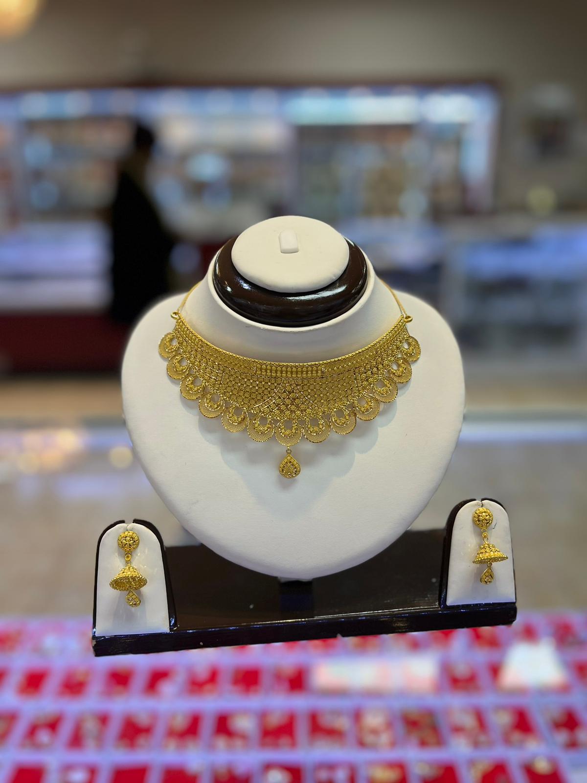 Image Of Ornate Gold Necklace Set Perfect For Any Bride