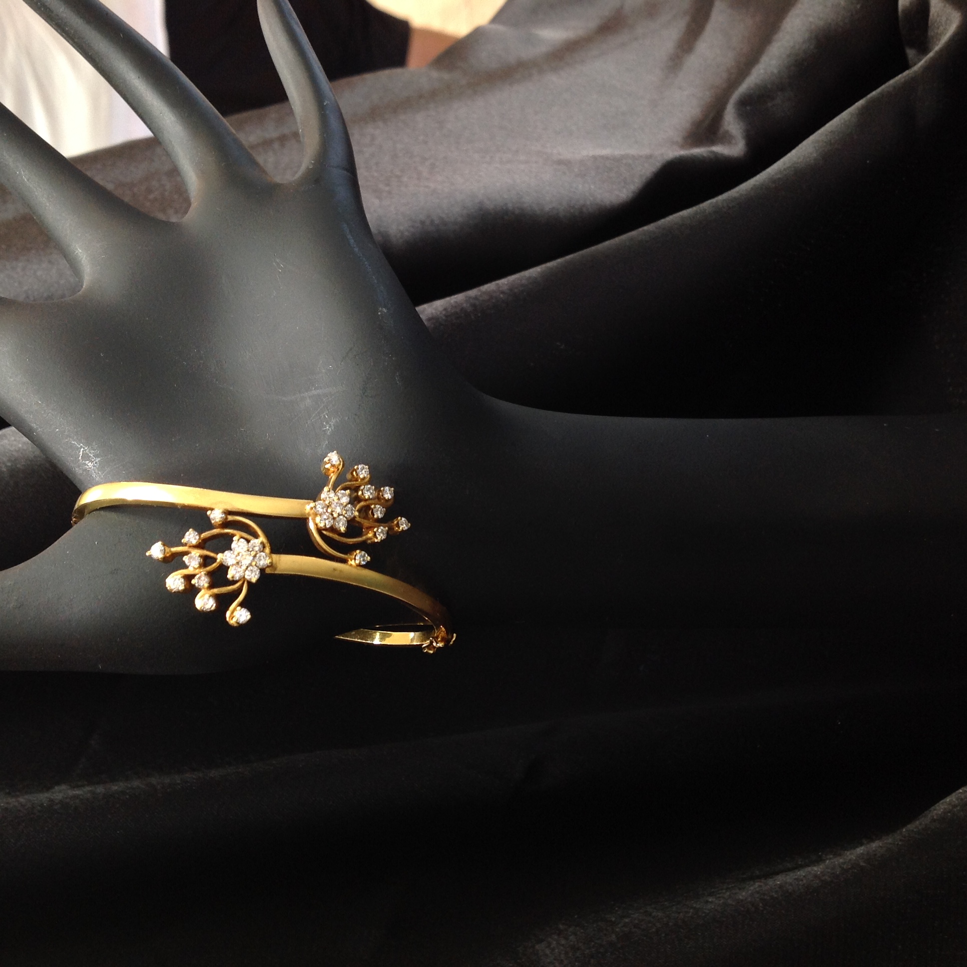 Image Of Floral Charm Diamond Bracelet