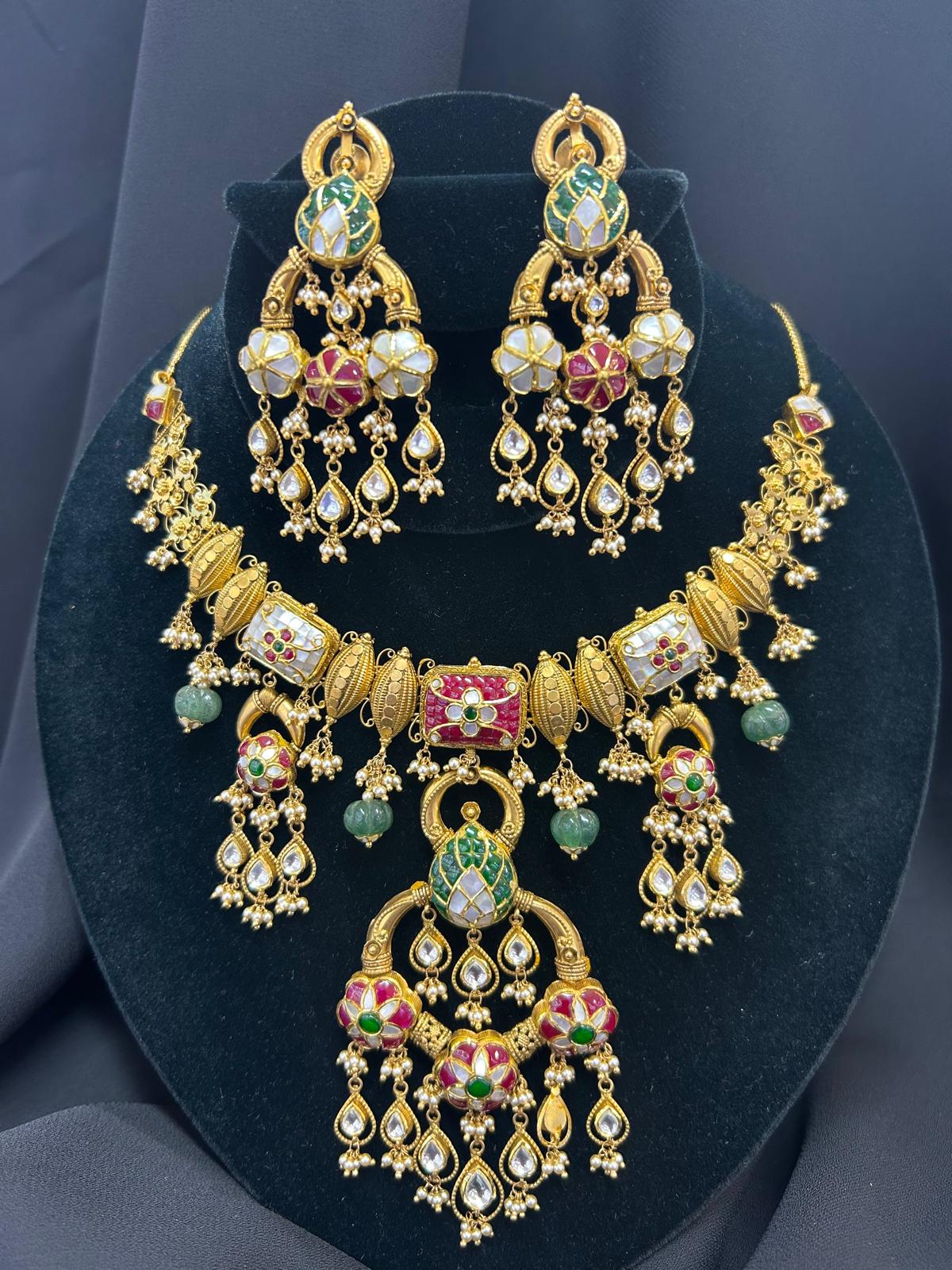 Image Of Elegant Handmade Kundan Jewelry Necklace & Earrings Set
